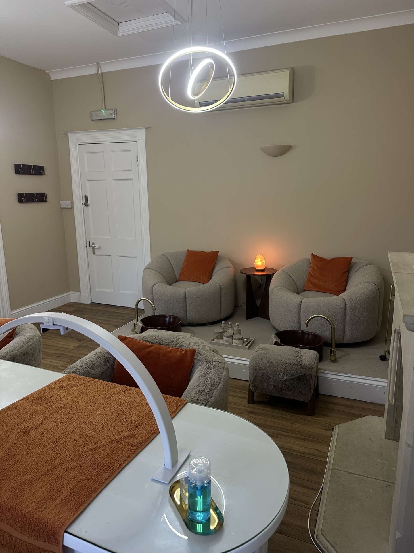 Pedicure lounge